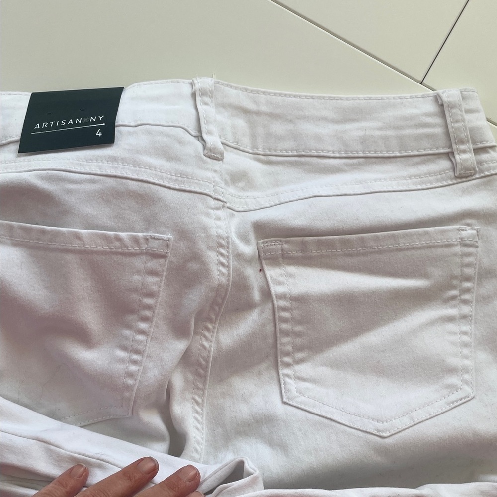 Artisan NY Crisp White Denim - Picture 5 of 5